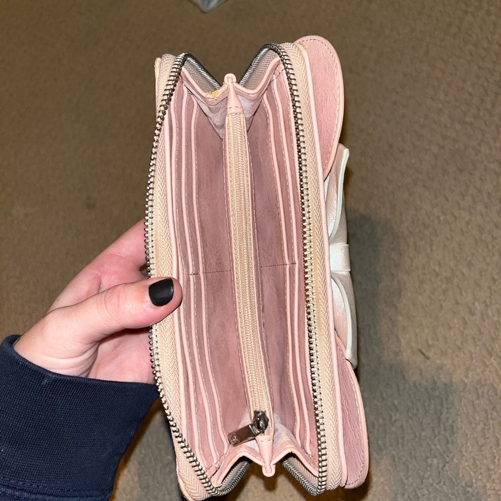 Loungefly Minnie Mouse wallet